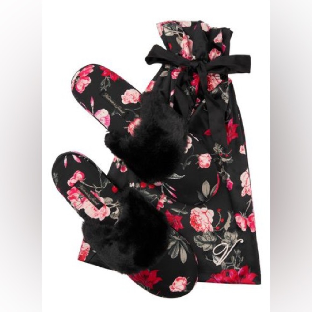 NWT Victoria’s Secret beautiful slippers, and matching travel bag